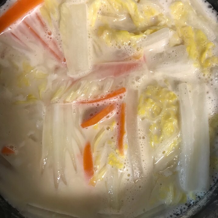 白菜とにんじんの豆乳スープ